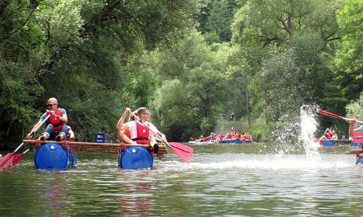 Corona angepasst: 1/2 Tag Floßbau - Floßfahrt auf dem Neckar mit